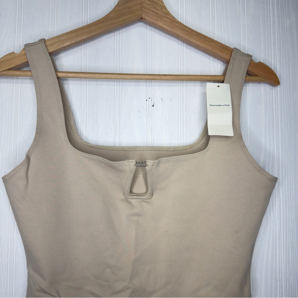 NWT Abercrombie & Fitch nude tank top bodysuit size M - Picture 2 of 8